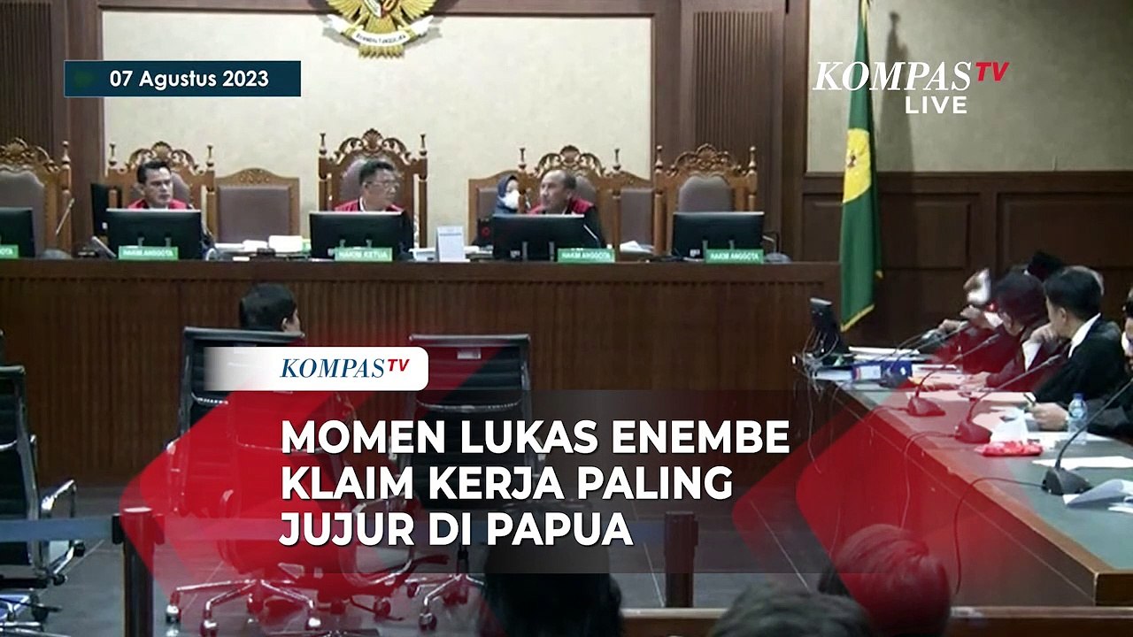 Momen Lukas Enembe Klaim Kerja Paling Jujur di Papua di Depan Hakim Rianto