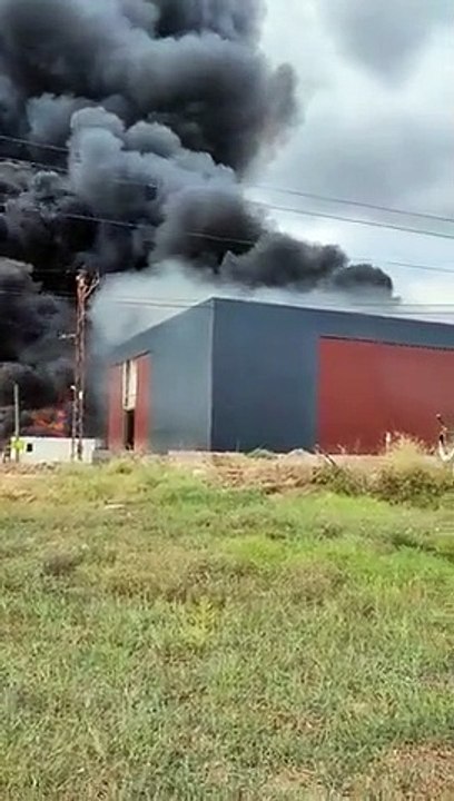 Tekirdağ'da kimya fabrikasında büyük yangın   https://www.ekonomitime.com/haber/tekirdagda-kimya-fabrikasinda-buyuk-yangin-2314