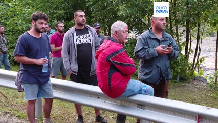 Operações de busca nas montanhas de Racha