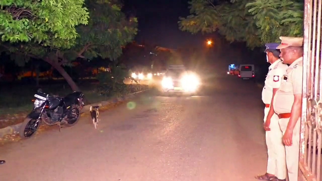 Senthil Balaji : நீல நிற சட்டை.. ஷேவிங் செய்யாத முகம்.. மீண்டும் அமலாக்கத்துறை பிடியில் செந்தில் பாலாஜி