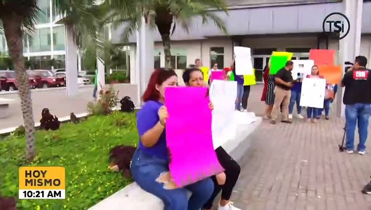 Familiares de joven atropellada por su exnovio protestan frente a tribunales exigiendo justicia
