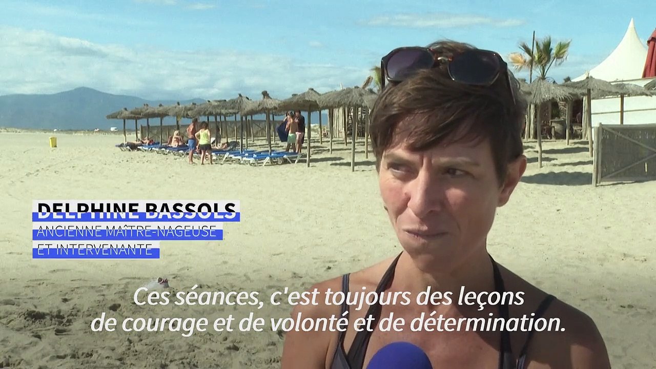 Des cours de natation en mer pour réconcilier les migrants avec l'eau