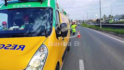 Mulher se joga de carro em movimento na BR-376