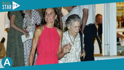 Letizia d'Espagne bronzée et musclée comme jamais avec ses filles très stylées : la famille royale d
