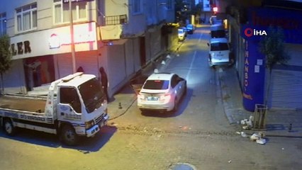 Soyguncuları camdan sandalye ve saksı atarak engellediler