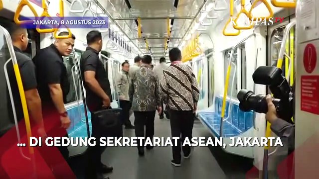 Potret Presiden Jokowi Ajak Duta Besar Negara Asean Naik MRT Jakarta