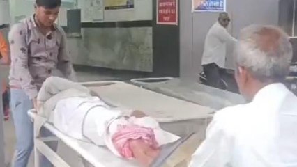देवास: अज्ञात वाहन की टक्कर से बुजुर्ग घायल, अस्पताल में जारी उपचार
