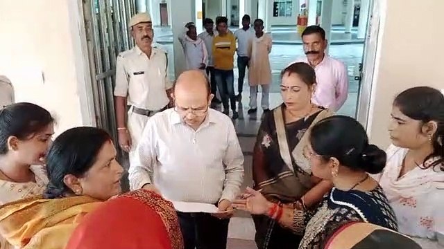 बिगड़ती कानून व्यवस्था के खिलाफ सौंपा ज्ञापन