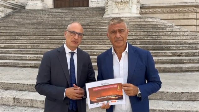 Pecoraro Scanio Bisogna bloccare gli incendiari