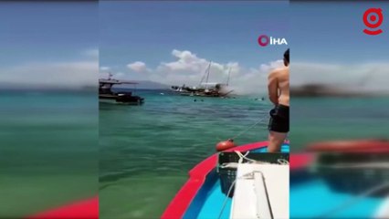 Tur teknesinde yangın dehşeti: Yolcular denize atlayarak canını kurtardı