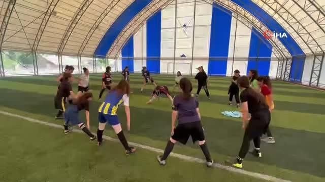 Gündüzleri antrenör akşamları esnaf: Canan Sever