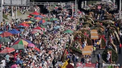 Un'esplosione di colori al Festival dei fiori di Medellin