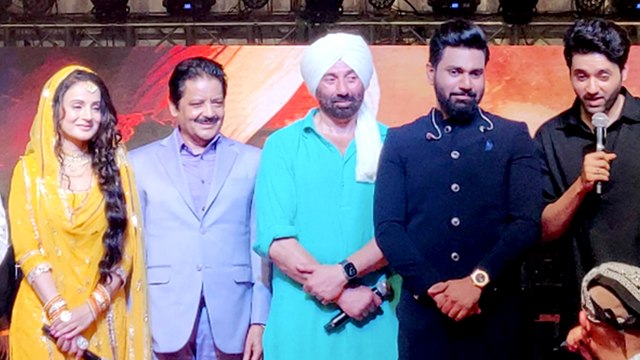 Sunny Deol, Ameesha Patel समेत Gadar 2 की स्टारकास्ट ने दर्शकों को फिल्म को लेकर किया उत्साहित