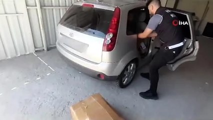 Direksiyon altına gizlenmiş 500 gram bonzai ele geçirildi