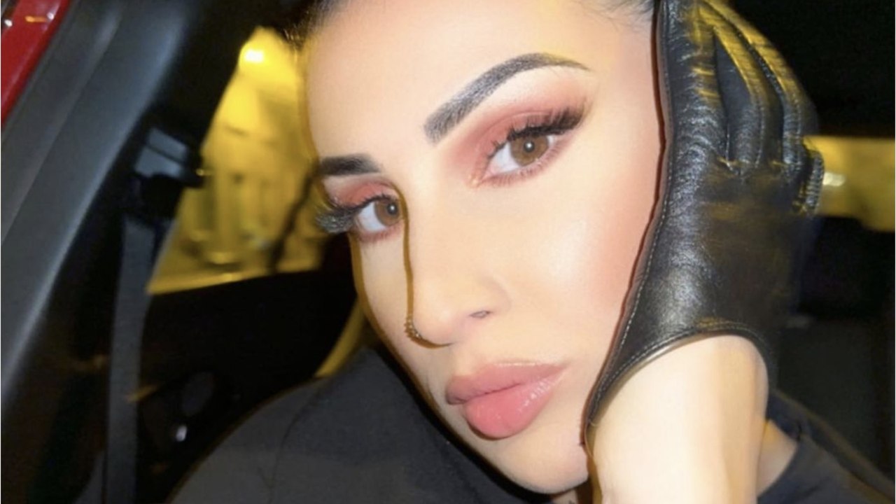 Voici - Lyna Mahyem victime d'un grave accident de la route : en état de choc, la chanteuse raconte sa mésaventure