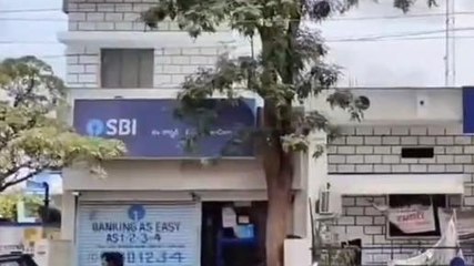 అనంతపురం జిల్లా: రూ.1.30 కోట్ల సొమ్ము పక్కదారి పట్టించిన మేనేజర్