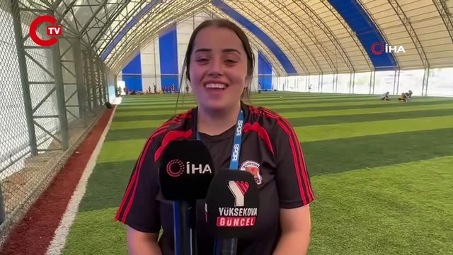 Gündüzleri antrenör akşamları esnaf