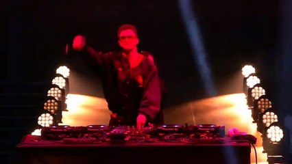 Boris Way mixe "Running Up That Hill"