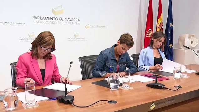 Chivite, Barkos y Alfaro firman el acuerdo de Gobierno por el progreso de Navarra