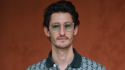 Pierre Niney partage des images de ses vacances en famille !