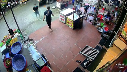 Le panneau de verre se brise soudainement