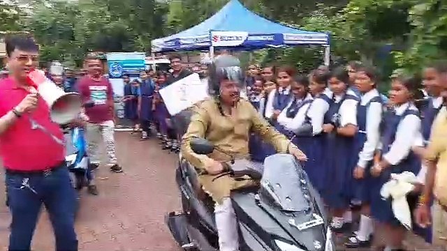 नशा मुक्ति और ट्रैफिक नियम पालन के लिया संकल्प, देखें वीडियो