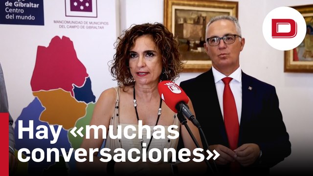 María Jesús Montero admite que hay «muchas conversaciones», pero apela a la discreción