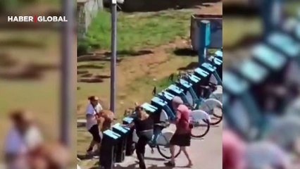 Kadıköy Moda Sahili'nde dehşet anları! Vatandaşlar cep telefonuna kaydetti: "Vurmayın" çığlıkları