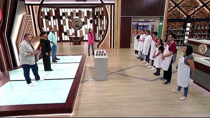 Erika celebra con “los pasos prohibidos” al subir al balcón