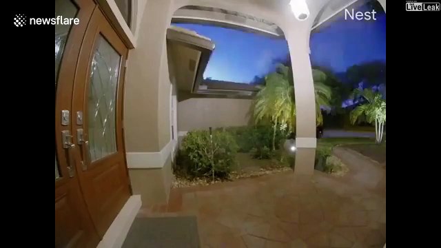 Sa caméra de sonnette filme une magnifique pluie de météorite