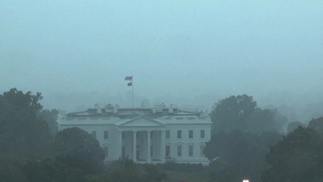 미 동부 태풍으로 최소 2명 사망 40만 가구 정전 / YTN