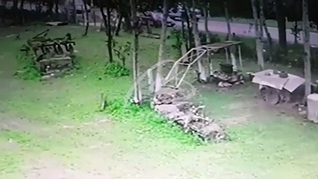 Carro com marcas de tiros em Curitiba