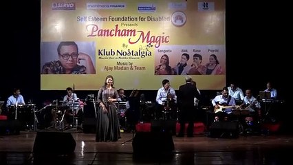 Pyaar Karne Wale Pyaar Karte Hain Shaan Se // Sangeeta Melekar Live Cover Performing Song