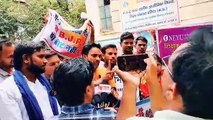 प्राथमिक शिक्षकों के पद बढ़ाने रैली निकाल कर किया प्रदर्शन