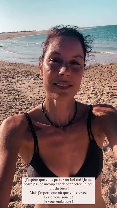 Fanny Leeb est en vacances et se ressource sous le soleil, elle qui a vaillamment lutté contre le cancer