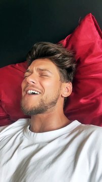 Rayane Bensetti s'est retrouvé face à un problème bien plus terre-à-terre, tout récemment.Rayane Bensetti explique qu'il a frôlé la mort. Instagram. Le 8 août 2023.