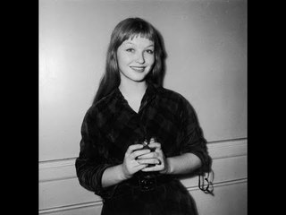 Marina Vlady parle de sa vie difficile avec "600 euros par mois"