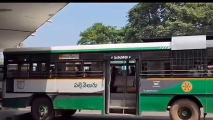కాకినాడ జిల్లా: ప్రమాద భరితంగా ఆర్టీసీ ప్రయాణం.. ప్రయాణికులు భయం భయం