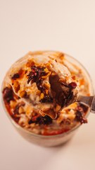 Crème glacée maison ultra onctueuse (cacahuètes et huile pimentée)