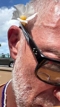 Ainsi, Vincent Cassel a choisi la compagnie de ses amis de toujours, des vieux de la vieille, sa bande de Kourtrajmé. Vincent Cassel en vacances