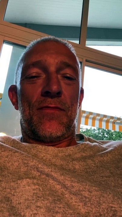 Le collectif d'artistes créé en 1994 par Kim Chapiron, Toumani Sangaré et Romain Gavras, regroupant aujourd'hui près de 135 membres actifs dans plusieurs domaines, s'est retrouvé dans le sud de la France. Vincent Cassel en vacances