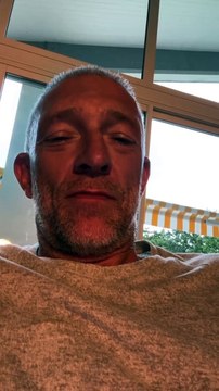 Le collectif d'artistes créé en 1994 par Kim Chapiron, Toumani Sangaré et Romain Gavras, regroupant aujourd'hui près de 135 membres actifs dans plusieurs domaines, s'est retrouvé dans le sud de la France. Vincent Cassel en vacances