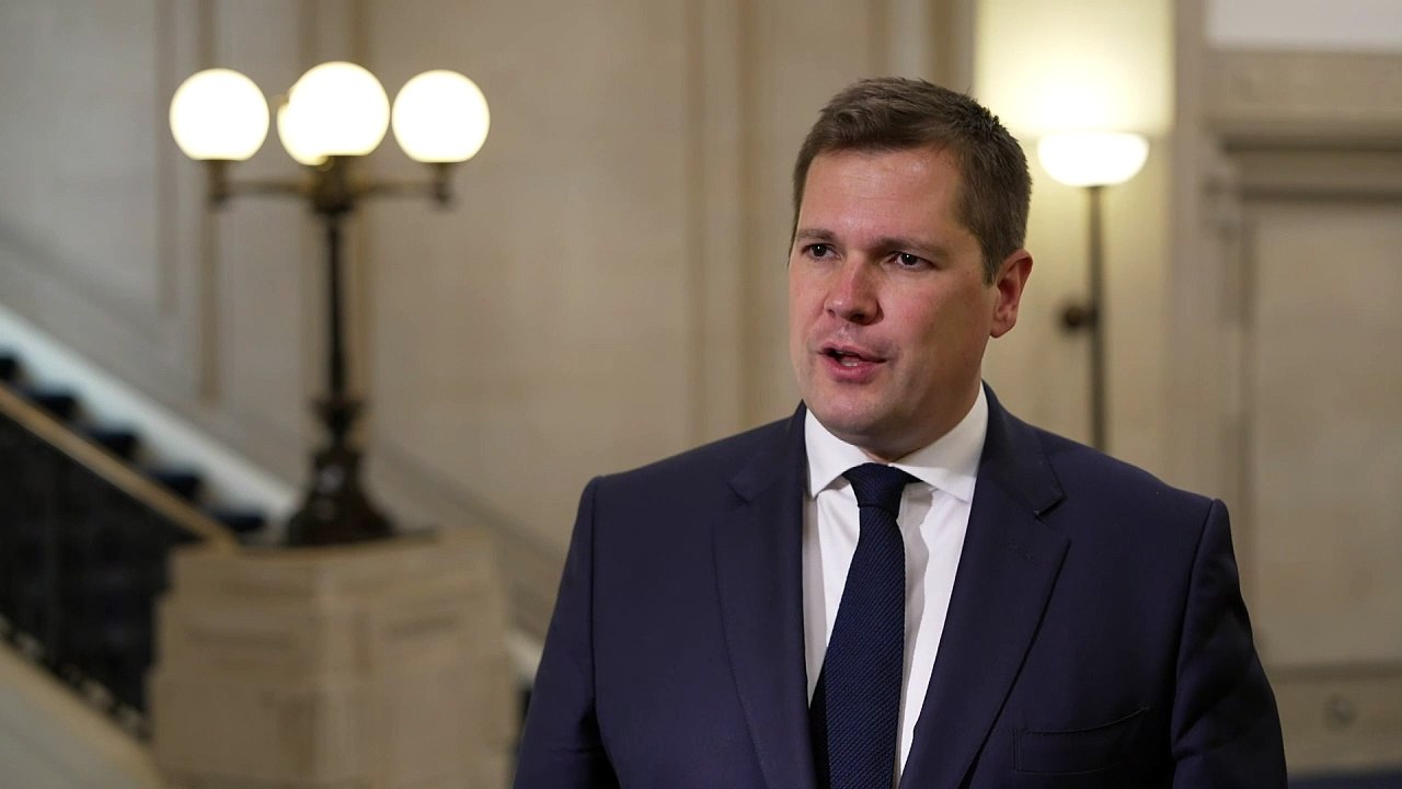 Jenrick defends Anderson's controversial refugee comment