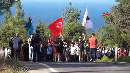 Ümit Özdağ'dan Türkiye'de toprak satın alan yabancılara çağrı