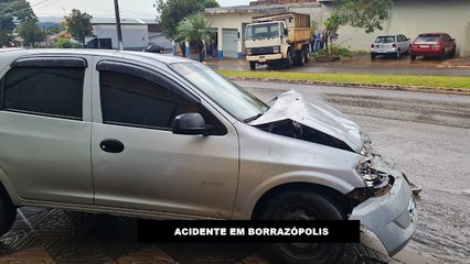 Caminhão sem motorista 'desce' a rua e assusta moradores; veja vídeo