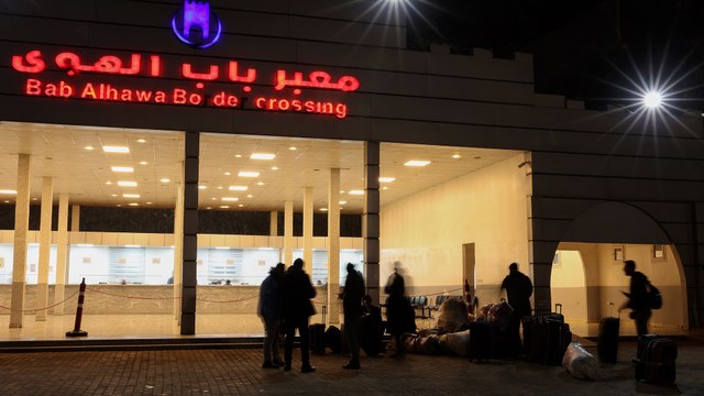 تبعات إغلاق معبر باب الهوى على الحدود السورية التركية