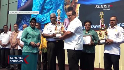 Sejumlah Kabupaten Kota Terima Penghargaan Penilaian Kinerja Turunkan Kasus Stunting