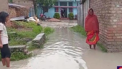 मुजफ्फरपुर: सरैया नगर पंचायत वार्ड संख्या एक के घरों में घुसा बाढ़ का पानी, लोग परेशान