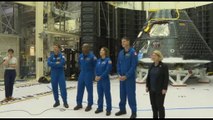 Spazio, l'equipaggio della missione lunare Artemis 2 in visita all'astronave Orion