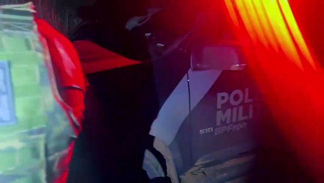 BPFron e 7º BPM apreendem dois carros e 1.500 caixas de cigarros na PR-082, em Cidade Gaúcha